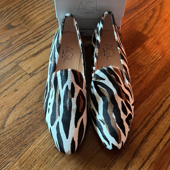 AGL Haircalf Animal Print Loafer - Picture 4 of 9